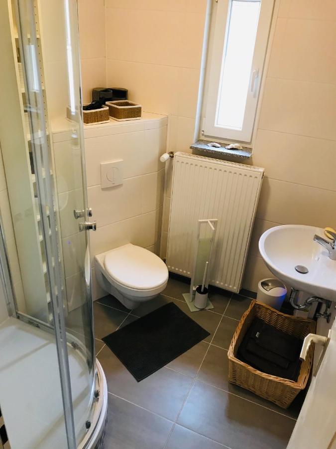 Top Renoviertes Apartement In Bester Lage Von Homburg- 5 Fussminuten Zur Uniklinik Homburg  Exterior foto